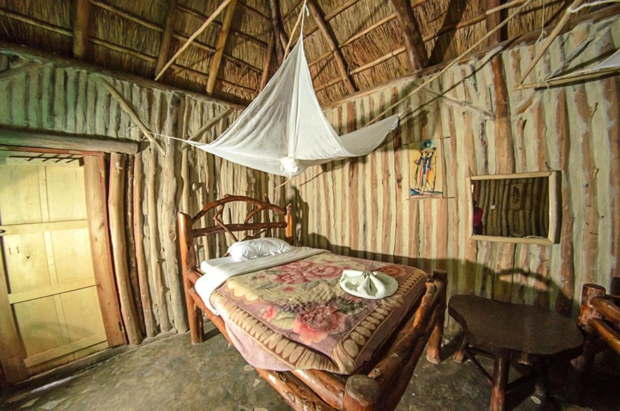 Dave The Cave Eco Lodge And Cultural Campsite Rubirizi Exterior foto